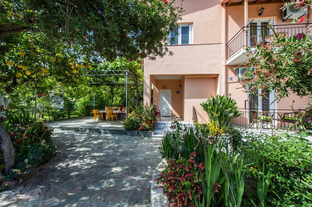 Zotos Rooms Parga Exterior foto