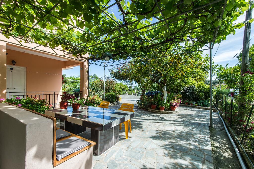 Zotos Rooms Parga Exterior foto